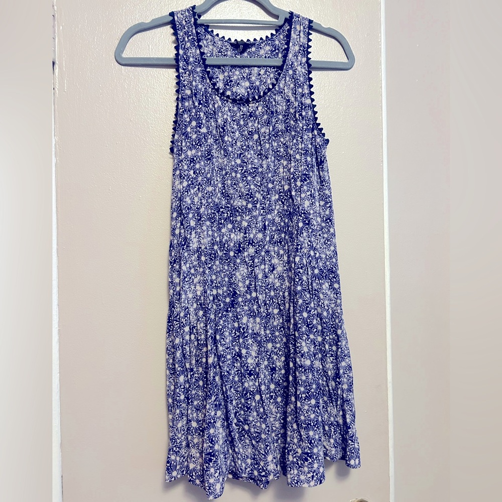 Club Monaco drop waisted pleated silk dress 00